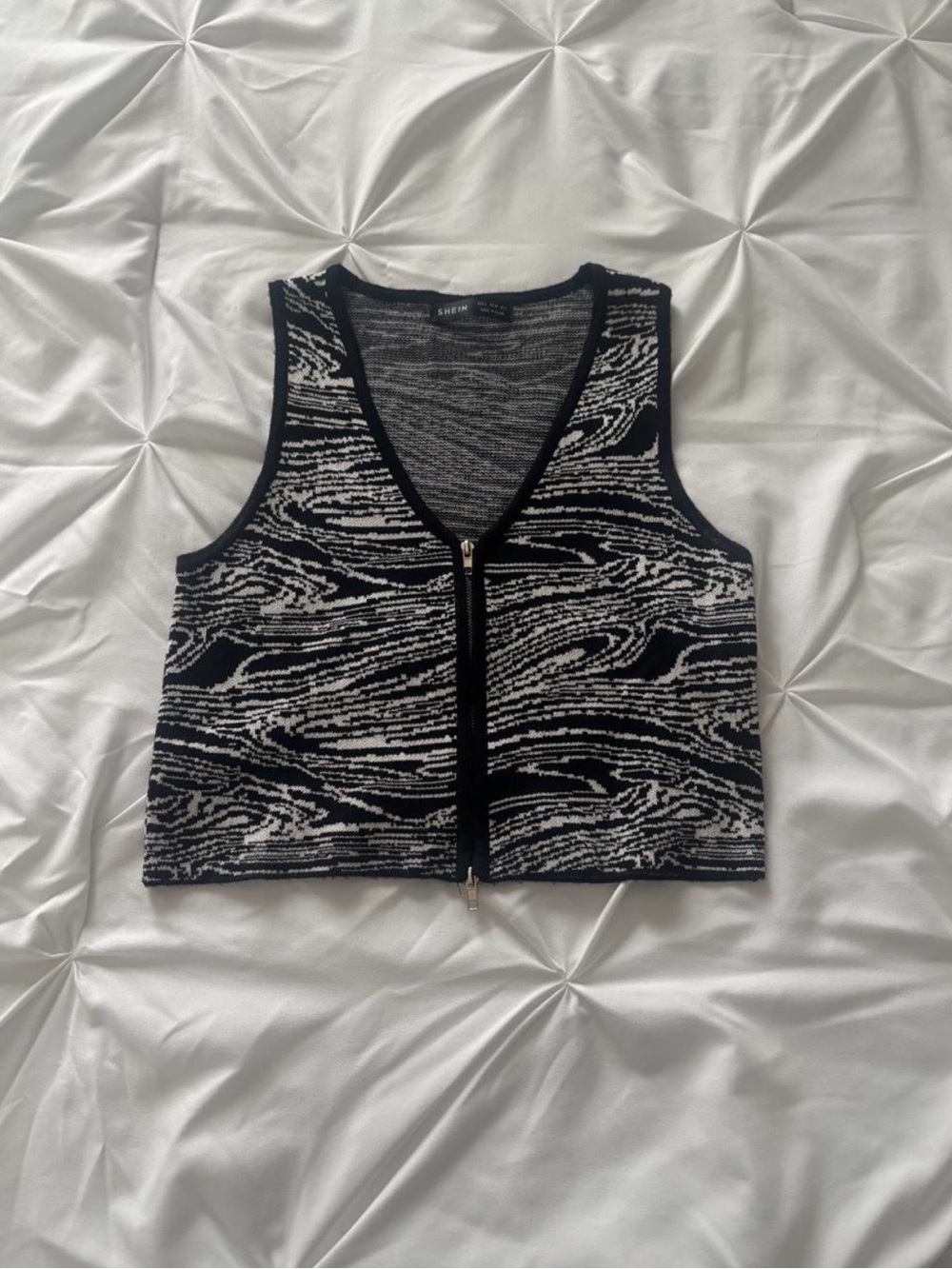 SHEIN Black & White Zebra Zip-Front Knit Tank